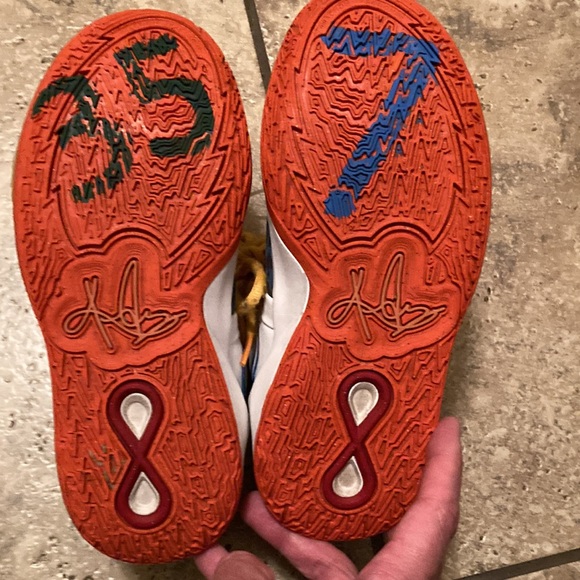 Nike 5.5 Y Kyrie Irving Infinity Kevin Durant Basketball Shoes Nice Condition - Picture 2 of 10